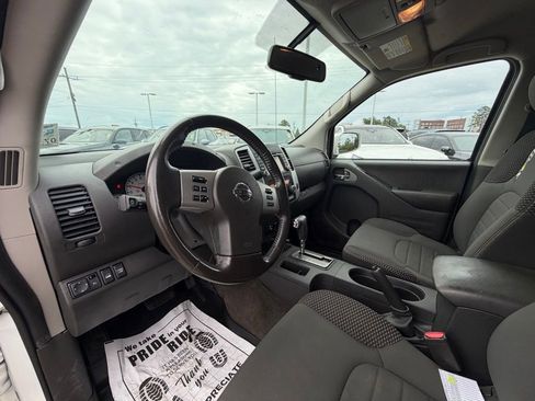 Used 2018 Nissan Frontier PRO-4X AWD/4WD image 10