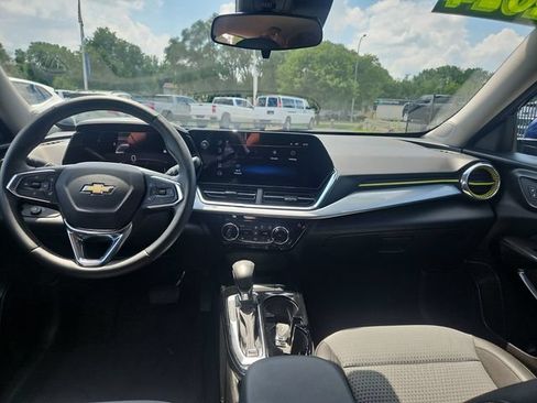 Used 2024 Chevrolet Trax LT w/ Driver Confidence Package FWD image 13
