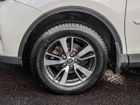 Used 2018 Toyota RAV4 XLE image 12