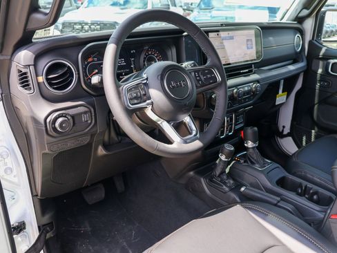 New 2026 Jeep Wrangler Unlimited Sahara AWD/4WD image 3