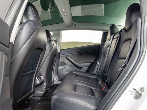 Used 2018 Tesla Model 3 Long Range image 18