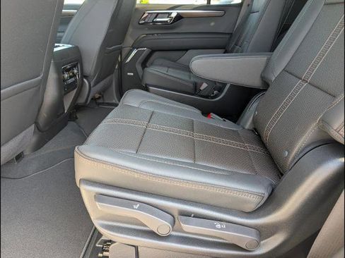 New 2026 Chevrolet Tahoe High Country w/ Sun And Tow Package AWD/4WD image 13