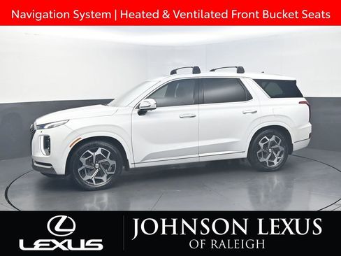 Used 2022 Hyundai Palisade Calligraphy w/ Winter Package image 2