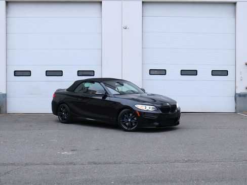 Used 2016 BMW M235i Convertible image 2
