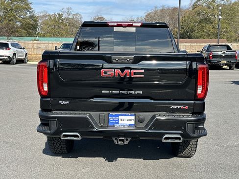 Used 2025 GMC Sierra 1500 AT4 w/ AT4 Premium Package image 7