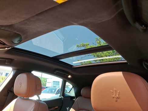 Certified 2023 Maserati Levante GT AWD/4WD image 14