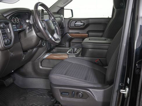 Used 2022 Chevrolet Silverado 1500 LT Trail Boss w/ LPO, Dark Essentials Package AWD/4WD image 9