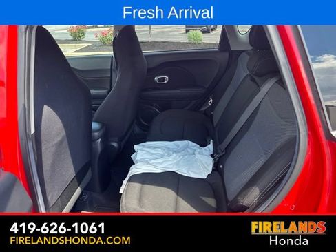 Used 2017 Kia Soul + FWD image 22