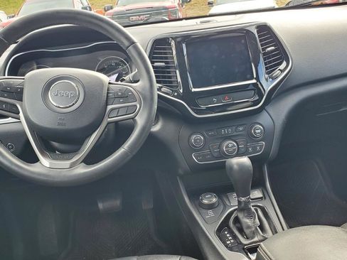 Used 2019 Jeep Cherokee Limited image 7