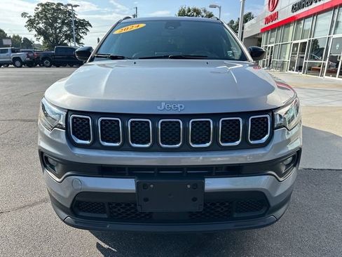 Used 2024 Jeep Compass Latitude image 8