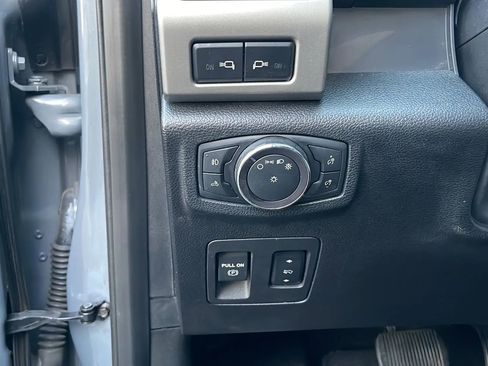 Used 2019 Ford F150 Lariat image 24