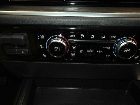 New 2026 GMC Sierra 1500 SLT w/ SLT Premium Plus Package AWD/4WD image 15