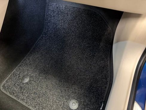 Used 2023 Buick Envision Avenir image 30