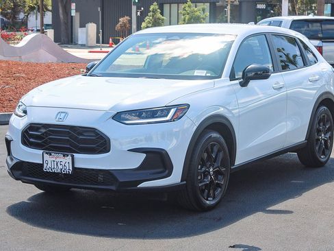 Used 2024 Honda HR-V Sport image 3