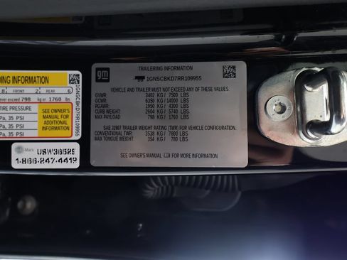 Used 2024 Chevrolet Suburban LS w/ Driver Alert Package RWD image 37