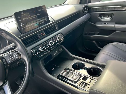 Used 2023 Honda Pilot Elite image 9