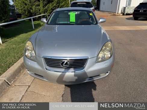 Used 2008 Lexus SC 430 Convertible RWD image 2