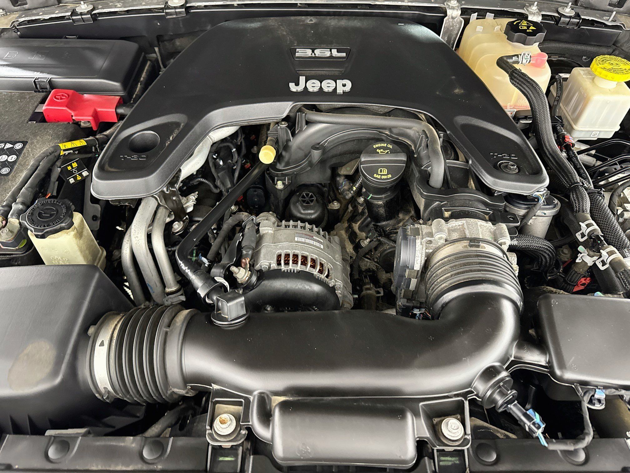 Used 2020 Jeep Gladiator Overland AWD/4WD image 29