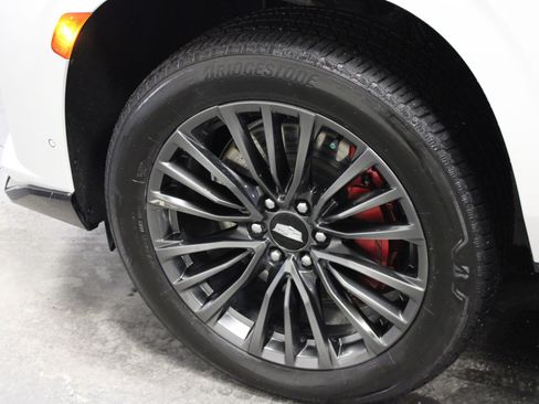 Used 2023 Cadillac Escalade ESV V w/ Heavy-Duty Trailer Package image 10