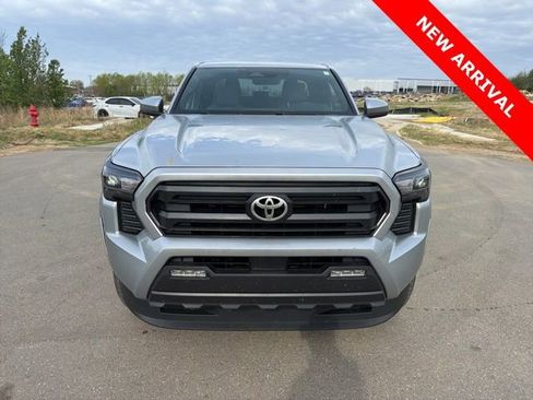 Used 2025 Toyota Tacoma SR5 image 8