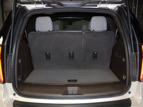 Used 2021 Chevrolet Tahoe LT w/ LT Signature Package image 69