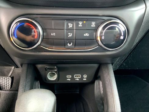 Used 2023 Chevrolet TrailBlazer LS image 28