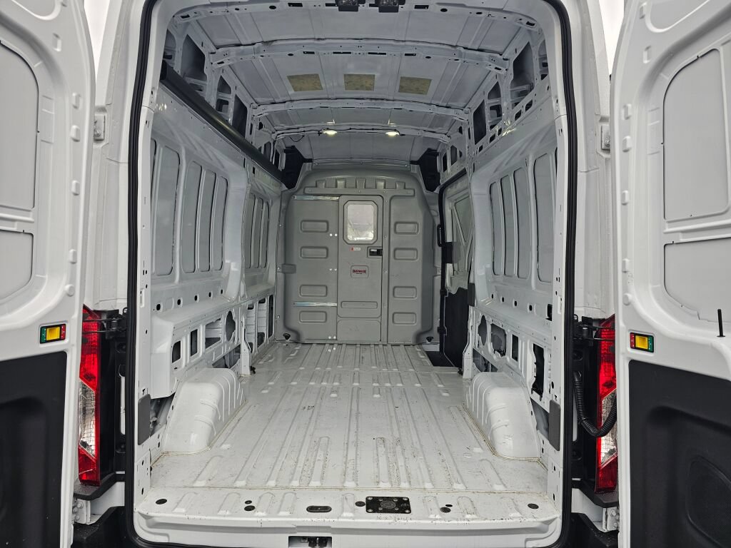 Used 2025 Ford Transit 250 148 High Roof RWD image 15
