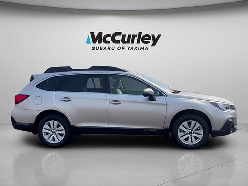 Used 2018 Subaru Outback 2.5i Premium AWD/4WD image 7