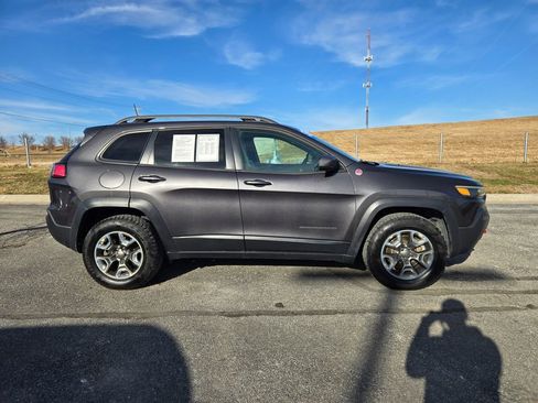 Used 2019 Jeep Cherokee Trailhawk w/ Cold Weather Group image 2