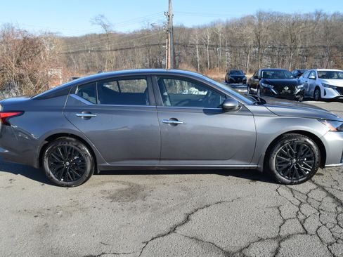 Used 2025 Nissan Altima 2.5 SV w/ SV Special Edition Package image 4