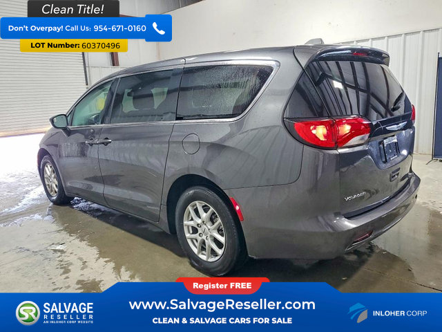 Used 2022 Chrysler Voyager LX FWD image 3