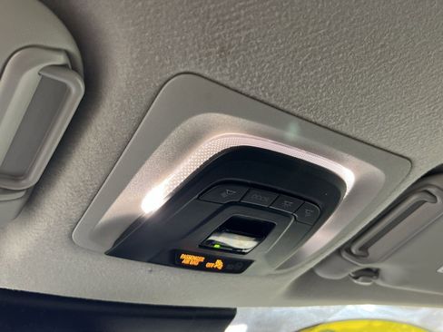 Used 2023 Toyota Corolla Cross XLE image 35