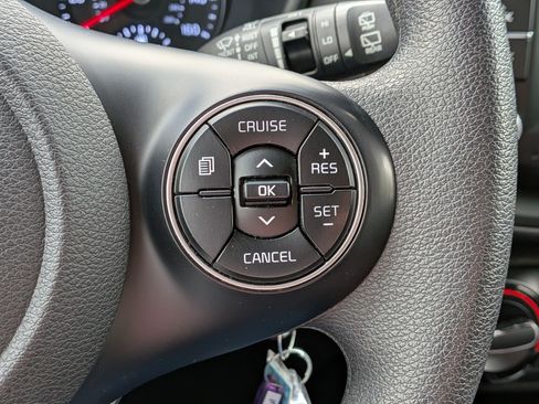 Used 2020 Kia Soul LX FWD image 19