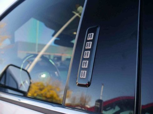 Used 2021 Ford F450 Limited image 31