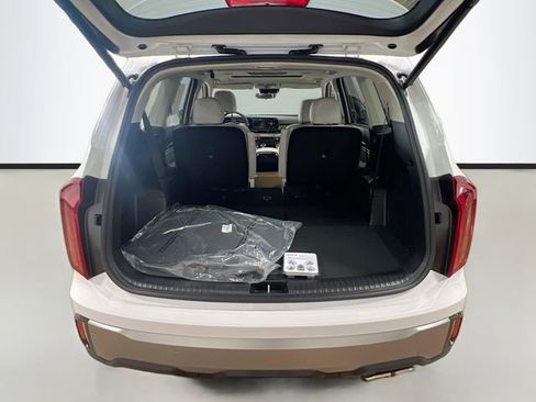 New 2025 Kia Telluride S image 29