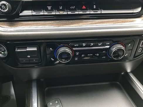 Used 2024 Chevrolet Silverado 3500 LT w/ Convenience Package image 13