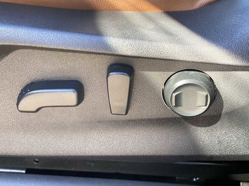 Used 2019 Subaru Ascent Touring image 21