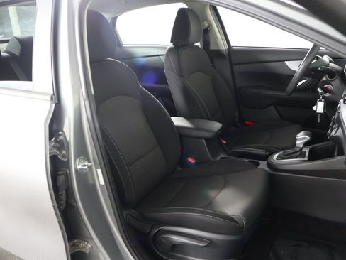 Used 2022 Kia Forte LXS image 26