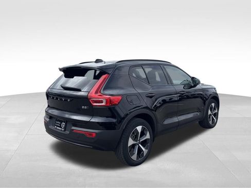 Certified 2024 Volvo XC40 B5 Core image 37