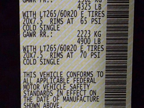 Used 2017 Nissan Titan SV image 44