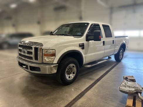 Used 2009 Ford F250 2WD Crew Cab Super Duty image 4