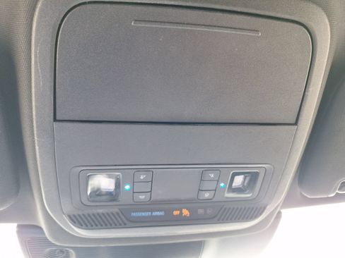 Used 2020 Ford Explorer XLT w/ Comfort Package RWD image 28
