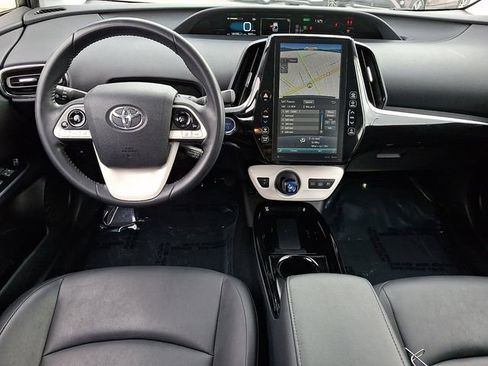 Used 2018 Toyota Prius Prime Premium image 11