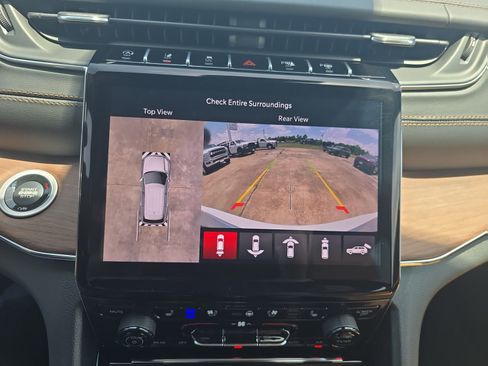 New 2025 Jeep Grand Cherokee L Summit w/ Obsidian Package image 27