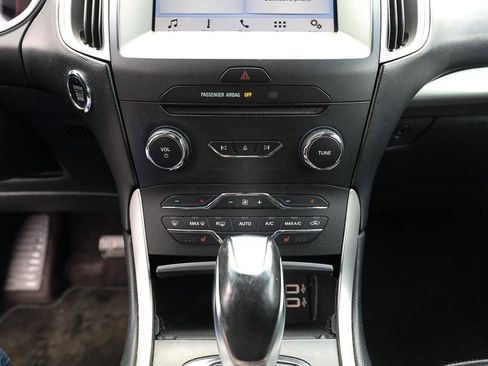 Used 2016 Ford Edge SEL w/ Equipment Group 201A AWD/4WD image 18