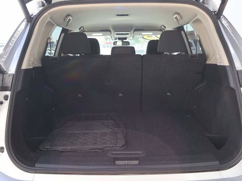 Used 2025 Nissan Rogue SV FWD image 11