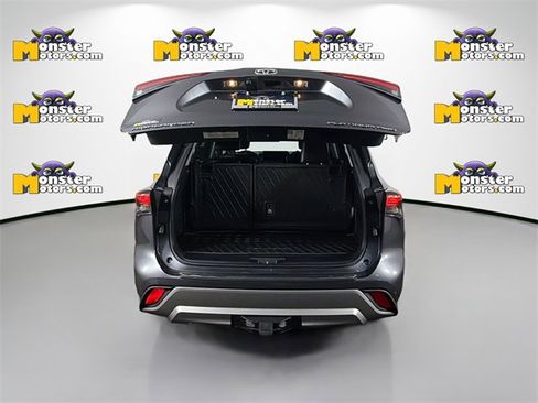 Used 2022 Toyota Highlander Platinum image 27
