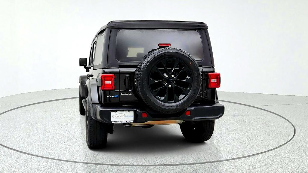 Used 2021 Jeep Wrangler Unlimited Sahara w/ Cold Weather Group AWD/4WD image 6