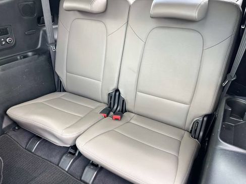 Used 2016 Hyundai Santa Fe Limited w/ Option Group 04 FWD image 20