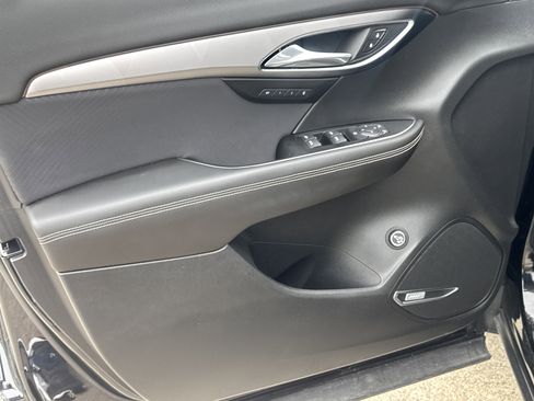 Used 2025 Buick Envision Sport Touring AWD/4WD image 3